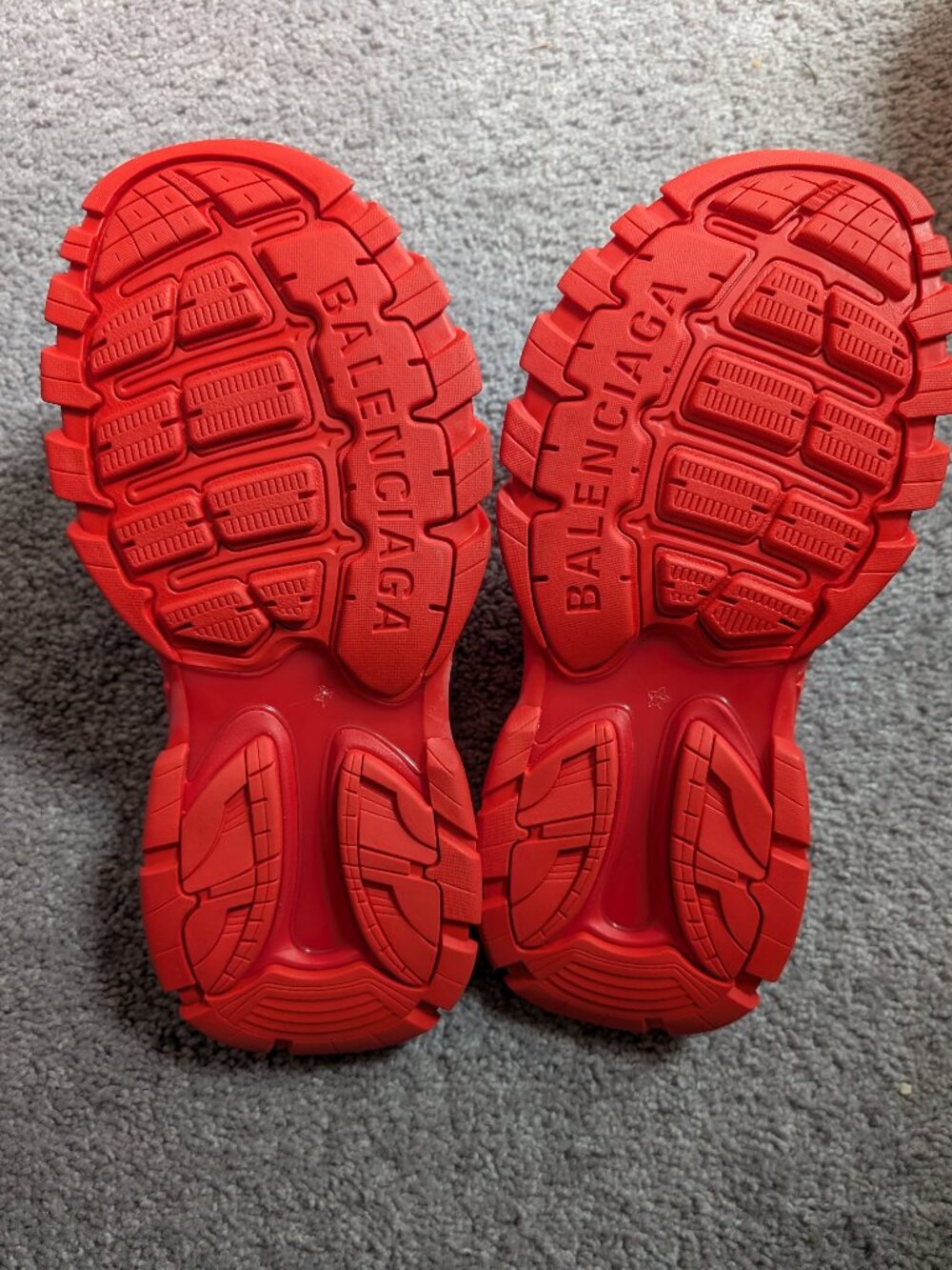 Balenciaga - Picture 2 of 6